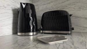 Modern House with four BR two parking bays in Bolton