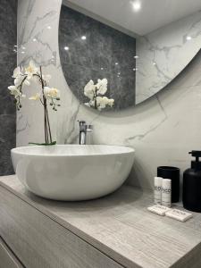 Il Glicine - Luxury Urban Oasis