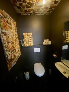 Central Bruges Home with 4 Ensuites