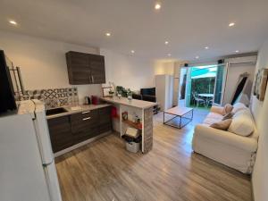 jolie appartement avec piscine