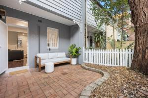 2-Bedroom Home in Pyrmont with Private Garage