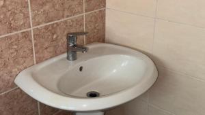 GUEST HOUSE FELAU,Leusë