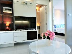 A Fully Furnished Condo in the Phuket Center