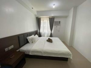 MOA Home For Family Trips & Getaways Kitchen-505