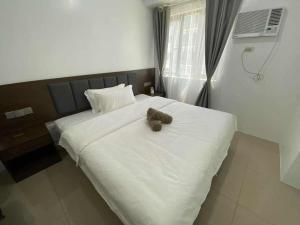 MOA Home For Family Trips & Getaways Kitchen-505