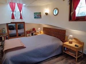 Sur la Somme à bord de la péniche Arche de Noé