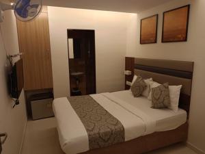 Shahi Corporate Hotel,Near Mumbai International Airport T-2