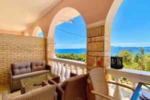 NISSAKI SUNLIGHT by Sealand Villas