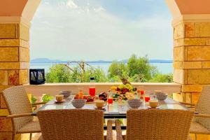 NISSAKI SUNLIGHT by Sealand Villas