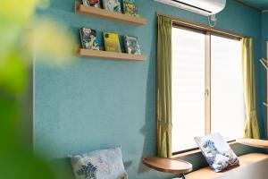 Tokyo Manga Stay 駅1分貸切で85平米 日本の有名マンガが読める宿 9名までOK