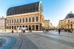 SWEET LEONE II -appartement avec spa privé-Lyon Place Terreaux
