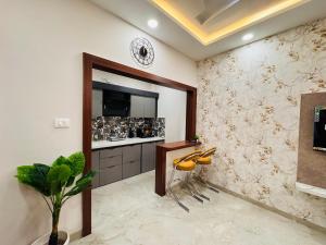 HomeEscape Elite 1BHK Mahalaxmi Nagar 101