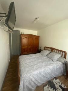 Escape to city center near the beach !