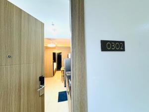 Relaxing Staycation Pool View Shore 2 Residences RM 302 by Prime Stay MOA