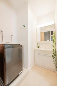 301 6 mins walk from Higashi-Jujo Station Comfortable 1 bedroom apartment on the 3rd floor Direct access to Akihabara and Ueno