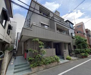 301 6 mins walk from Higashi-Jujo Station Comfortable 1 bedroom apartment on the 3rd floor Direct access to Akihabara and Ueno