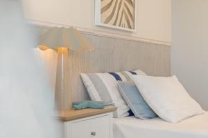 900m from the beach apartment in Estepona with a pool