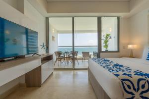 CB922 | LuxuryTouch: Suite con encanto y vista mar