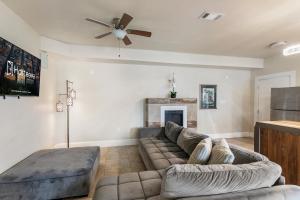 Fully-furnished 4BR Condo Near FQ