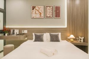 HoanKiemlake-Oldquarter-Elevator