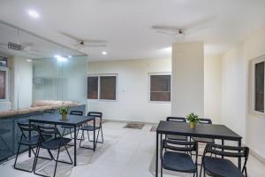 Blue Springs-Madhapur