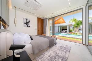 Zenithy Morden Pool and Garden Villa near Bangtao Beach