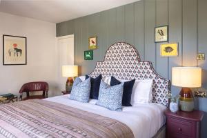 The Sheep on Sheep Street Hotel