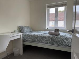 Spacious 3 Bed House in Horsham