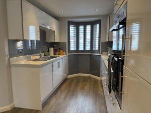 Spacious 3 Bed House in Horsham