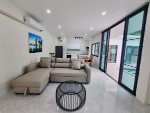 Sanook villas Nai Harn beach