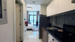 Perfect Studio Stay Near Airport and Theme Park