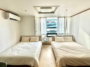 MINT CHACHA STAY Hongdae Station 1min walk Free luggage storage 徒歩1分