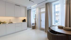 City Center - Ogarna 1 Art in Apartment by Apartmore