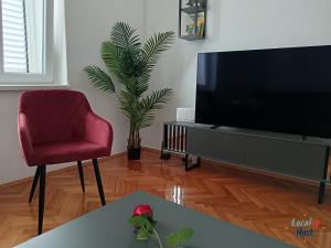 Dalmatian home with private parking