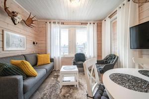 Levin Kiela A6 Ski-in Ski-out by Aavalevi