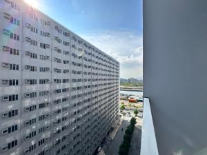 Room 1469 Shore 2 Residences Near Airport, MOA by Prime Stay MOA
