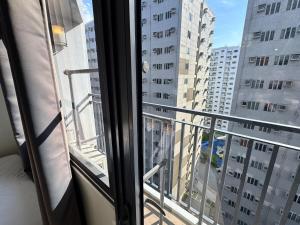 Room 1469 Shore 2 Residences Near Airport, MOA by Prime Stay MOA