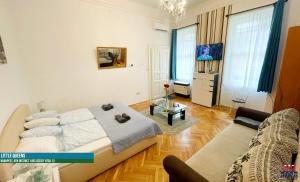 Little Americas Queens Apartment