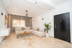 La Brise de Merkala - Appartement spacieux avec Balcon - 5 à pied de la plage de Merkala et de la Corniche - WIFI et IPTV