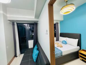 Shore 3 Residences Poolside Room 245 by Prime Stay MOA