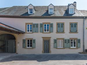 Apartment Greiweldenger Leit As by Interhome