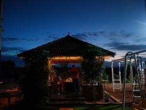 Lazy Daisy Medows R1