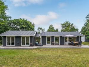 Holiday Home Sverkel - 700m from the sea by Interhome