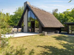 Holiday Home Anssi - 300m from the sea by Interhome - 3hvězdičkové hotely ve městě Vejby