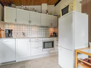 Holiday Home Maya - 900m from the sea by Interhome