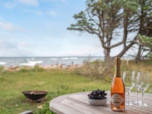 Holiday Home Pascal - 25m from the sea by Interhome