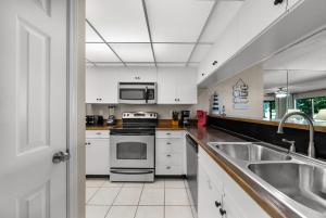 Edgewater Golf Villas #2001