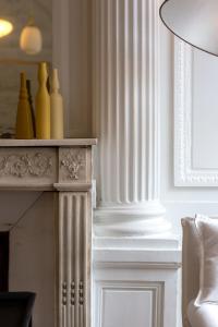 Le Jeanne dArc magnifique F3 de style haussmannien !