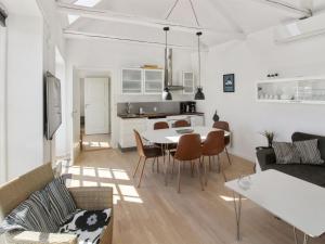 Apartment Tinne - 400m from the sea by Interhome