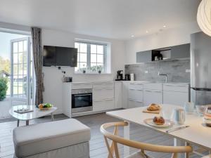 Apartment Odeta - 100m from the sea by Interhome